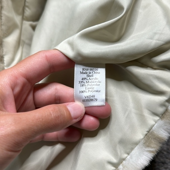 Coldwater Creek Animal Print Faux Fur Toggle Button Vest Size Medium - Picture 8 of 10